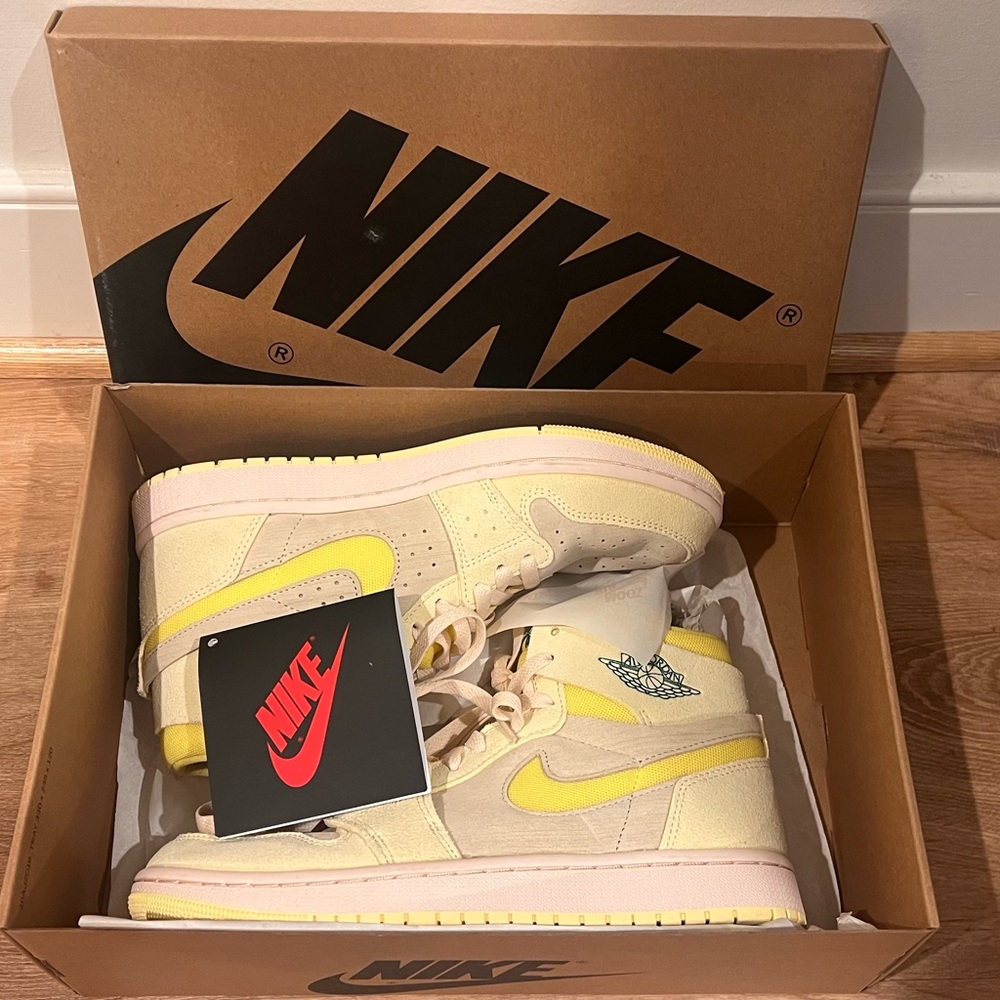 NWT Nike High-Top Sneakers in Yellow and Beige